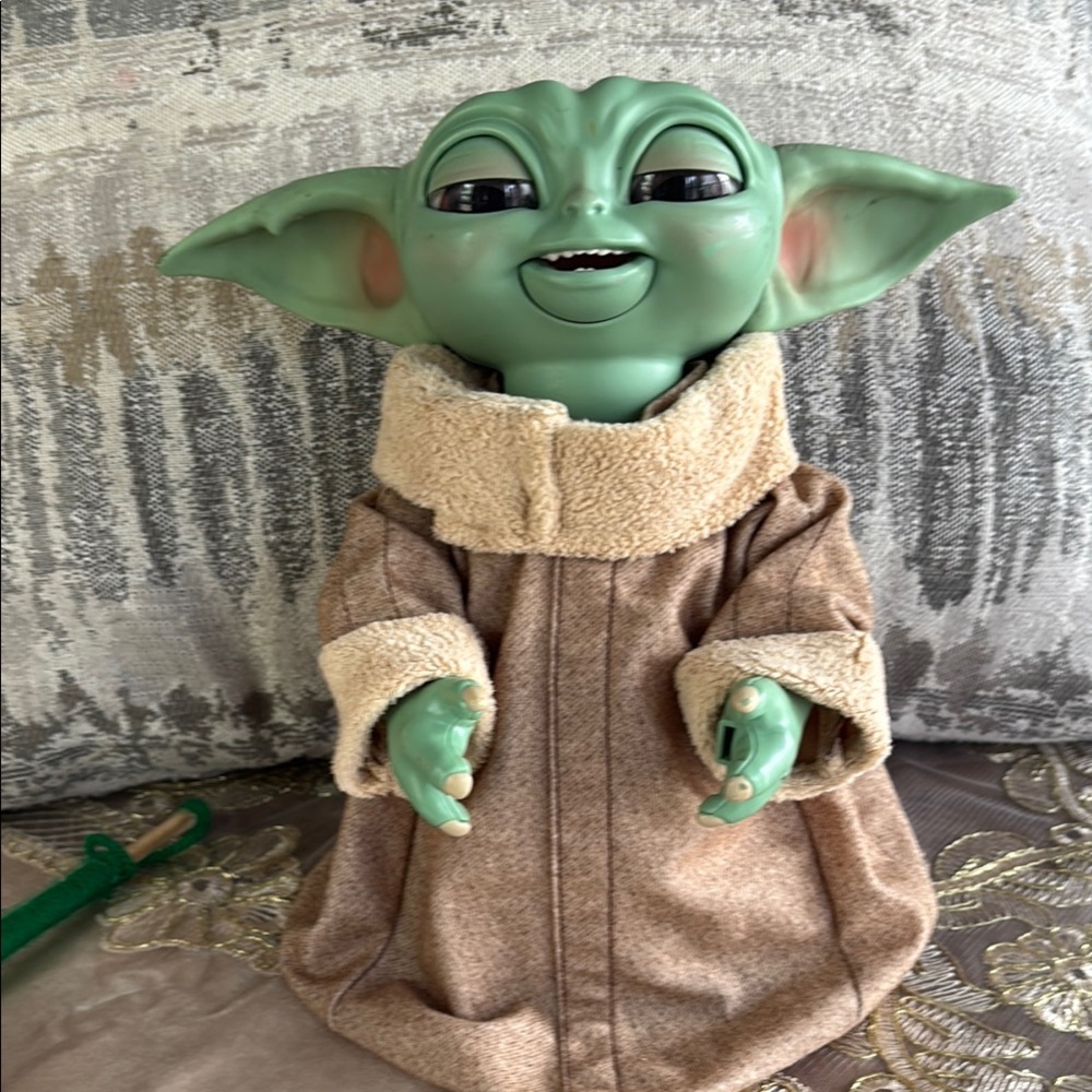 Star Wars Grogu Action Figure Green and Brown Playset